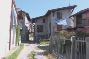 Accoltellato dal fratello a Bulgarograsso, resta grave. Atteso l’interrogatorio del 30enne arrestato