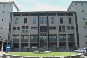 Ospedale di Erba, sindacati all’attacco: “Oggi chiude il punto nascita, domani chissà”