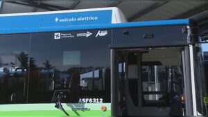Mezzi ecologici, digitalizzazione e servizi integrati. Le sfide del trasporto pubblico sul territorio