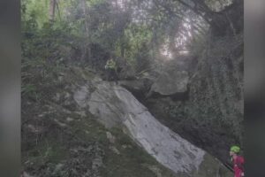 Civenna, donna dispersa, ricerche in corso anche con droni ed elicottero