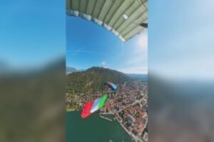 Como ricorda i deportati nei lager nazisti. In piazza Cavour la cerimonia con i parà dell’Arma