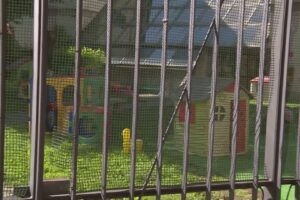Scuole di Como, la lettera di due docenti contro il piano del Comune: “Un istituto scolastico è un’identità educativa”