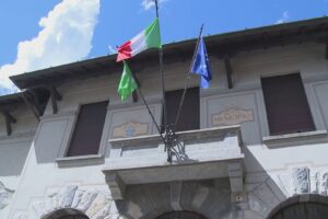 Nuovo piano scuole, l’attacco bipartisan. Il Comune di Torno vota contro la delibera di Como