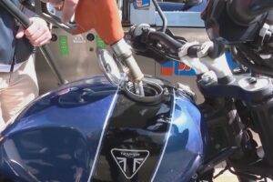 Sconti ai carburanti, Eni, IP e Q8: ecco chi blocca i prezzi e fino a quando