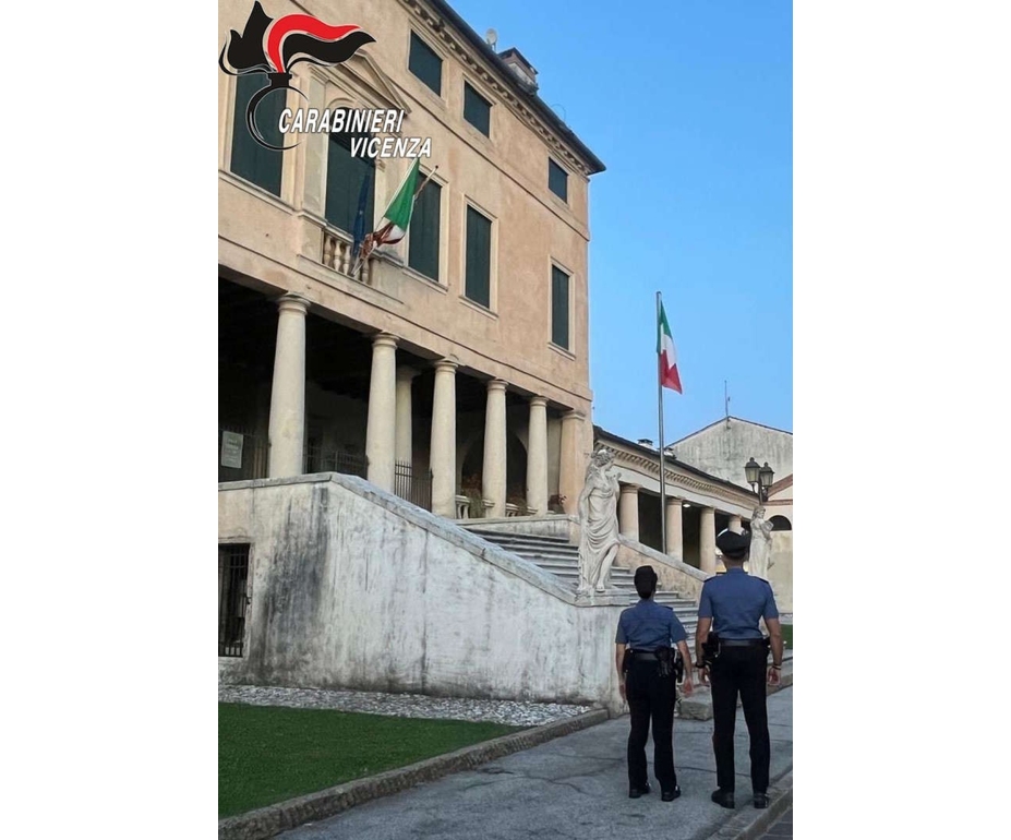 Aggrediscono e rapinano un coetaneo, tre 14enni denunciati