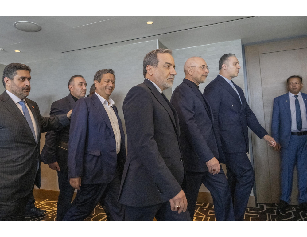 Araghchi vede Lavrov, ‘discussi sviluppi sul negoziato e accordo Hormuz con Oman’