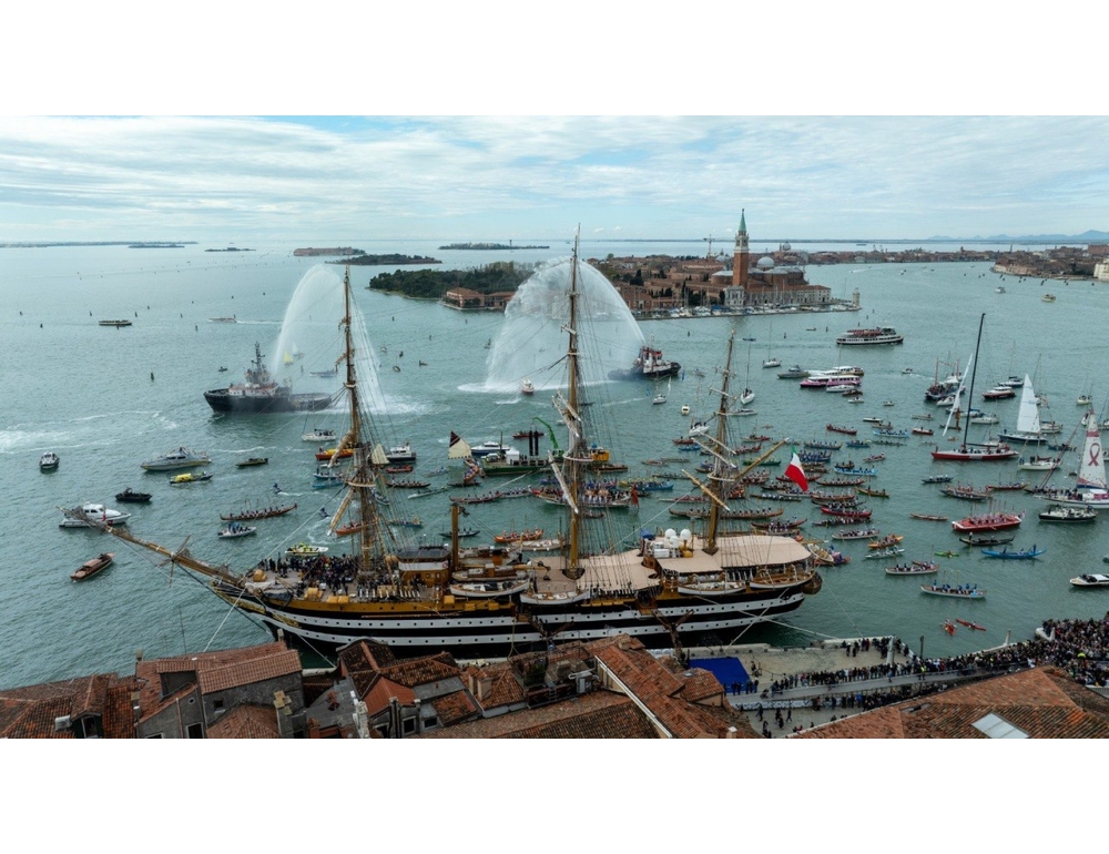 Arriva la Amerigo Vespucci, Venezia prepara il saluto dall’acqua