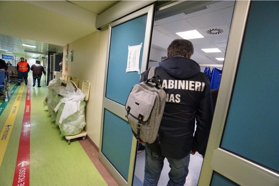 Sono in servizio all'ospedale di Rho. Pm Milano