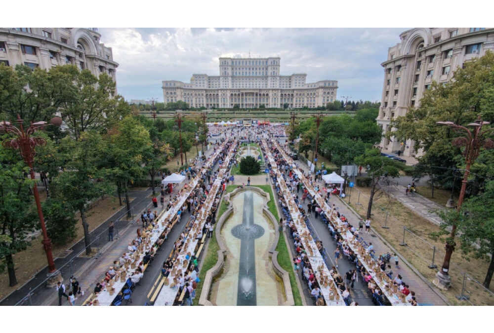 Nella capitale rumena banchettano in 20mila