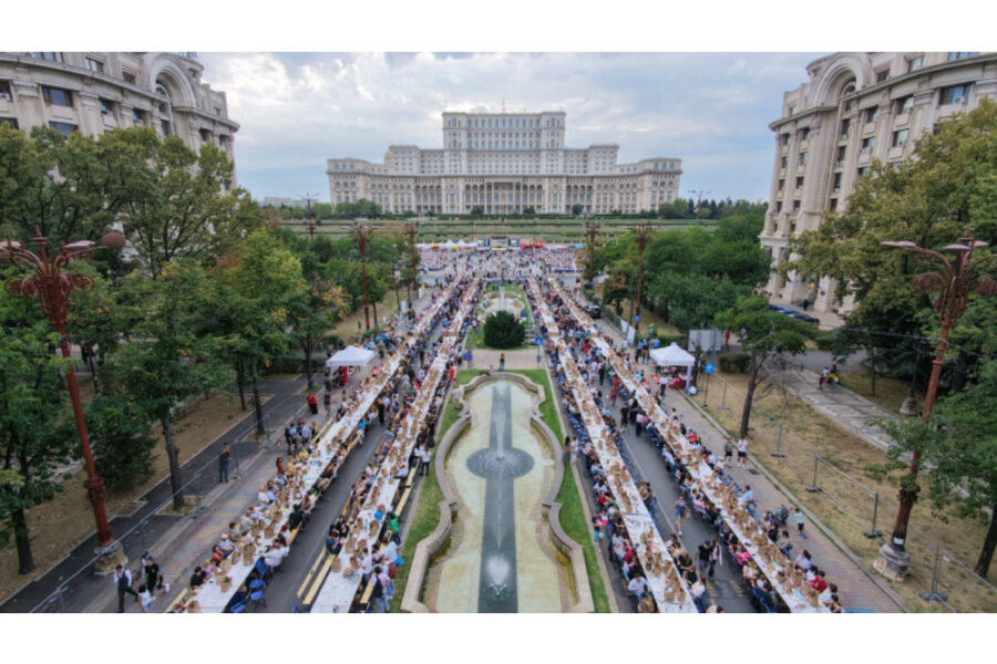 Nella capitale rumena banchettano in 20mila