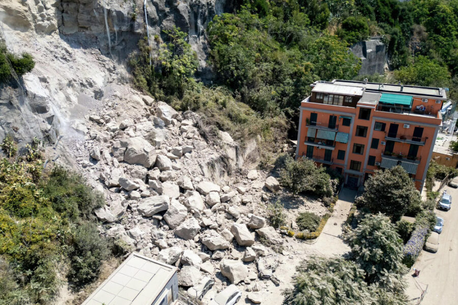 Riunione in Prefettura Napoli per monitorare situazione dopo scossa del 31 luglio