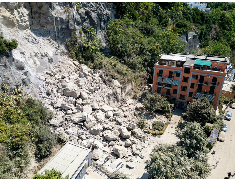 Campi flegrei: a Pozzuoli 4217 sfollati, 59 nuclei rientrati in casa