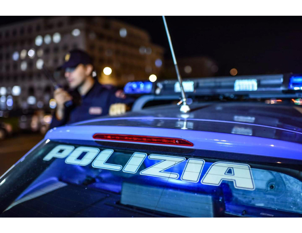 Controllo in piazza di spaccio a Catania, 3 poliziotti aggrediti e feriti