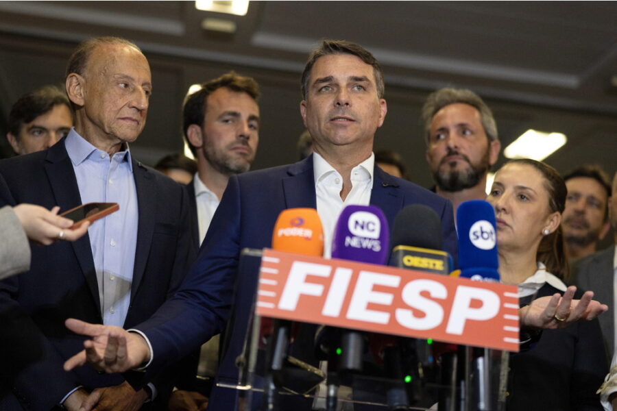 Il presidente e il senatore in 'parità tecnica' al primo turno e al ballottaggio