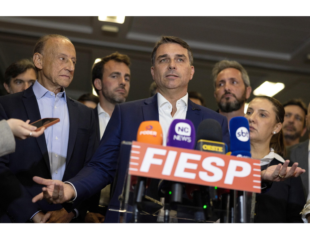 Elezioni in Brasile, sondaggio mostra testa a testa tra Lula e Bolsonaro