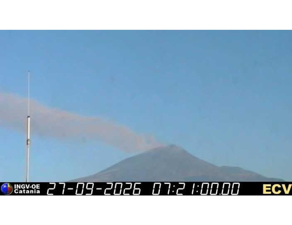 Emissione cenere dall’Etna, prorogata la sospensione dei voli a Catania