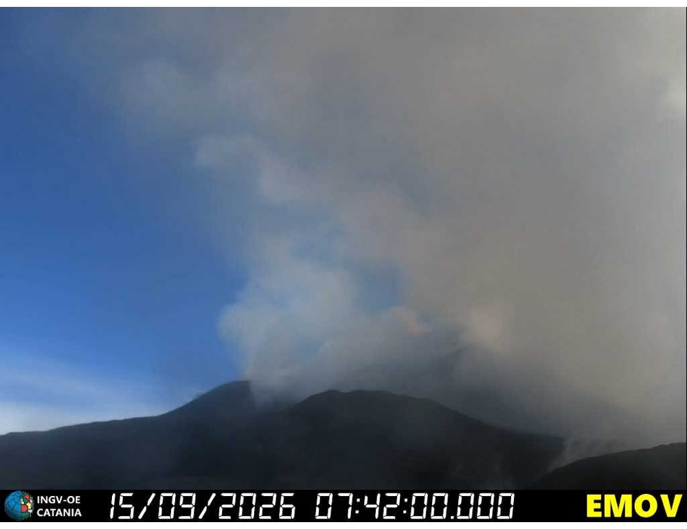 Emissione cenere dall’Etna, sospesi fino alle 14.30 dei voli a Catania