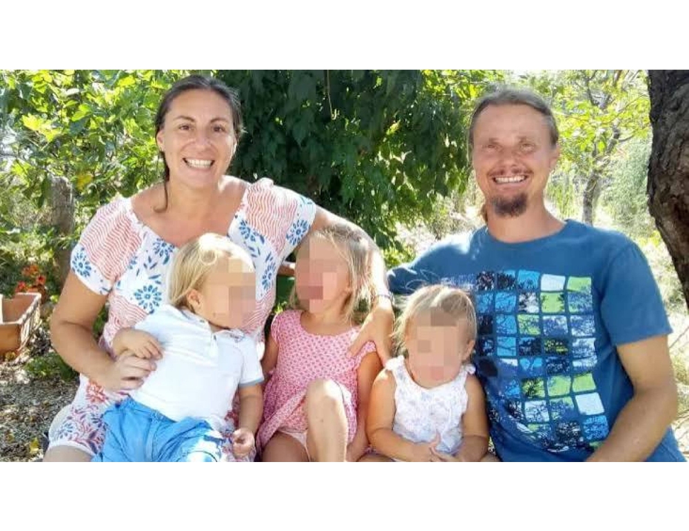 Famiglia nel bosco, in corso incontro bambini-genitori in casa Palmoli