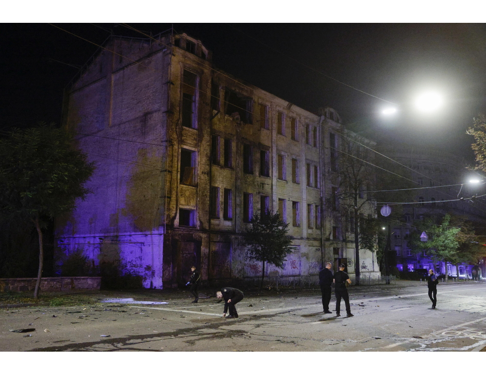 Forti esplosioni a Kiev, difese antiaeree in azione