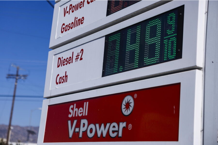 Consultazioni per misure su crisi carburanti e rischi per elezioni di midterm