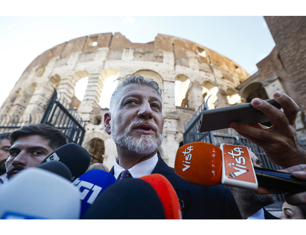 Giuli annuncia la riapertura del Colosseo, sindacati all’attacco sui subappalti