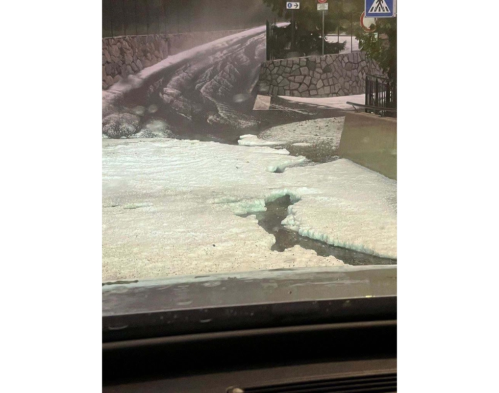 Grandinata in Alto Adige, chicchi fino a cinque centimetri di diametro