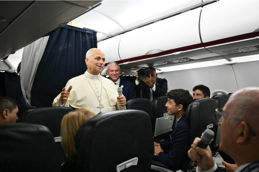 Leone invita a "tornare ai valori del Vangelo"