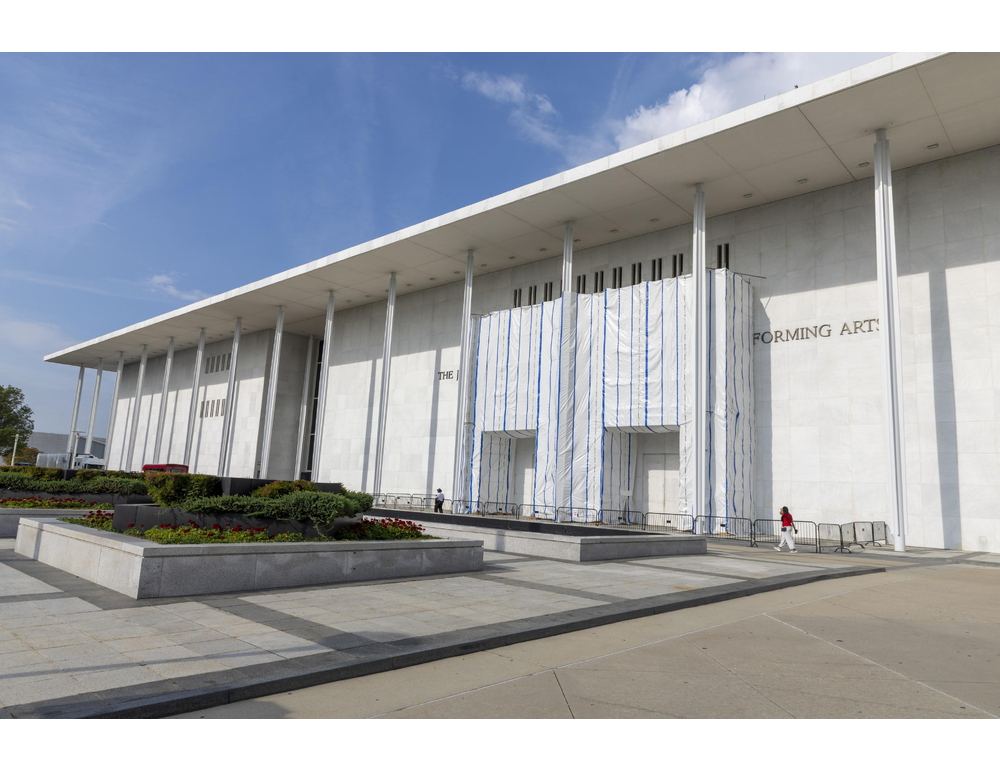 Il board del Kennedy Center ne decreta la chiusura immediata