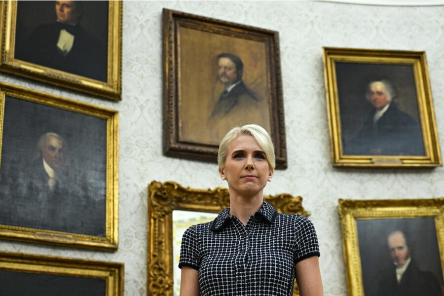 Minimizza il rapporto fra Trump e la sua assistente