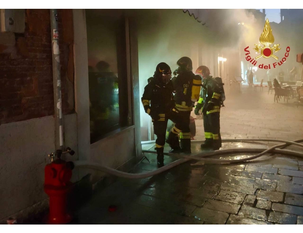 Incendio in un ristorante nel centro di Venezia