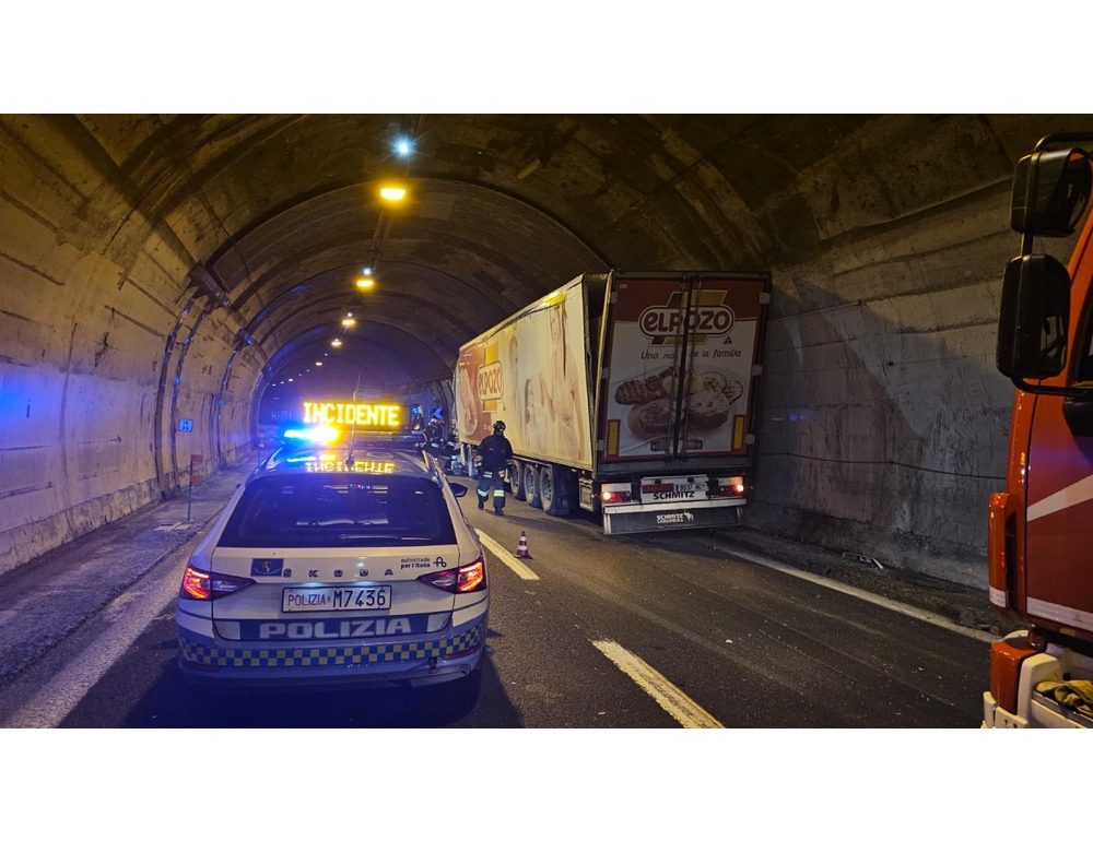 Incidente in A16, chiuso tratto tra Benevento e Avellino Est, 3 km di coda