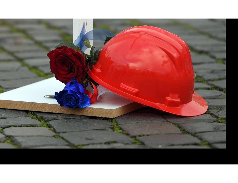Incidente sul lavoro nella Bergamasca, muore 66enne colpito da una trave