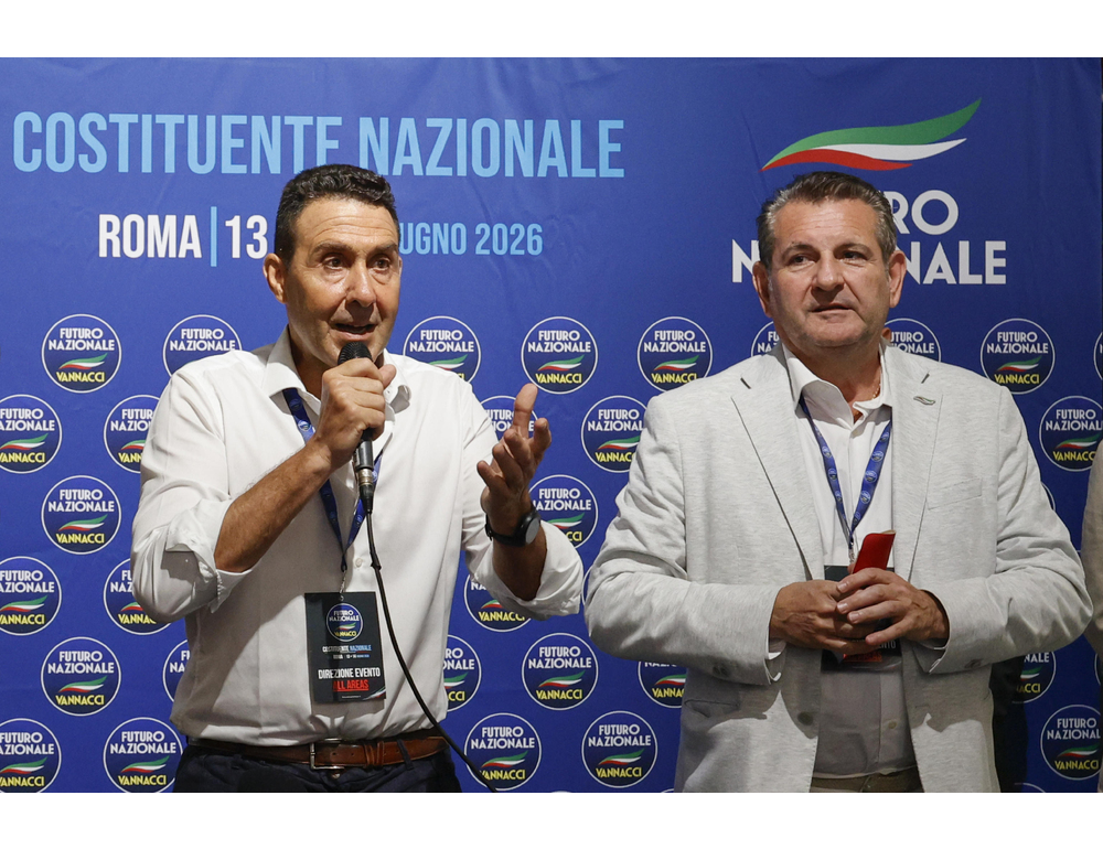 Indagine sui militari che hanno aderito al partito di Vannacci