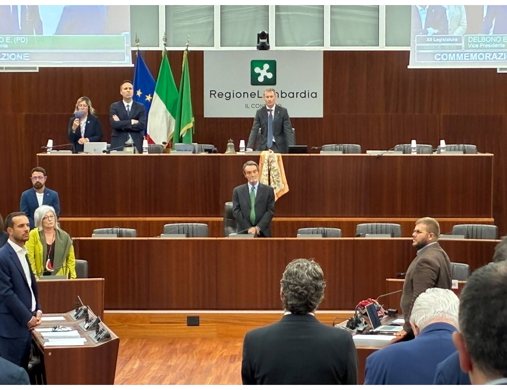Insultata dopo la chemio, al Pirellone foulard sui banchi della presidenza