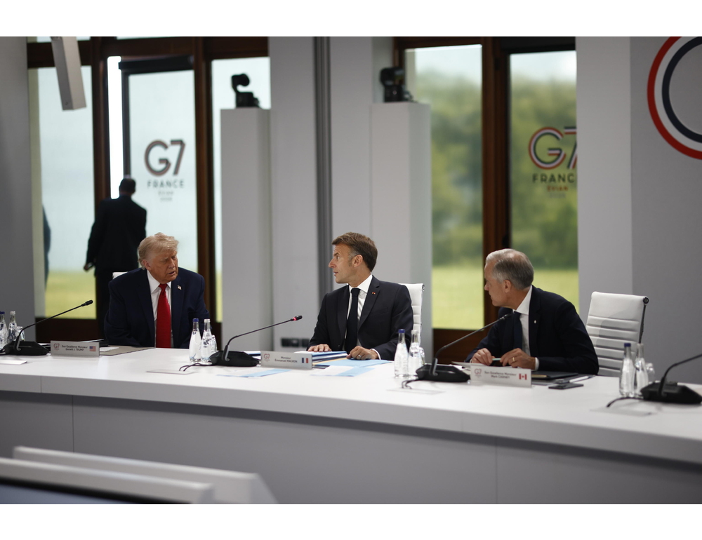 Macron e Carney in visita nelle isole francesi ribadiranno ‘sovranità delle nazioni’