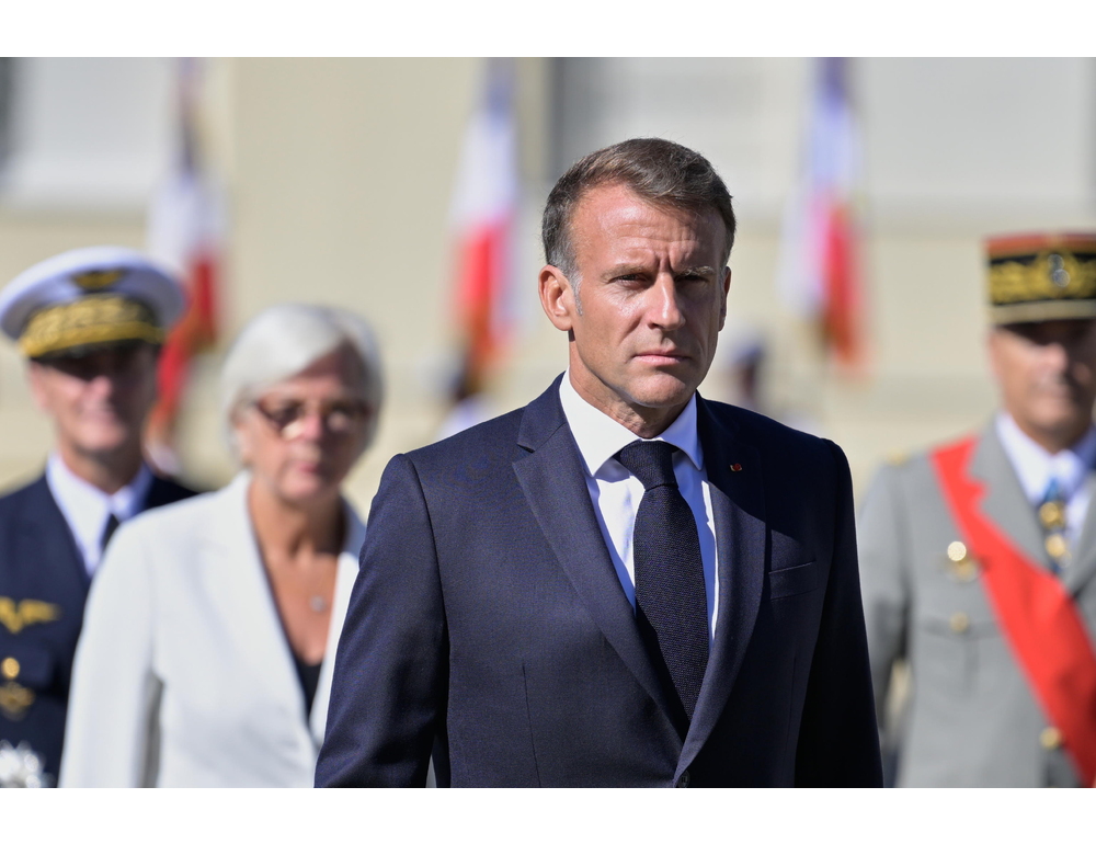 Macron invoca la ‘mobilitazione totale’ del governo contro il caro carburante