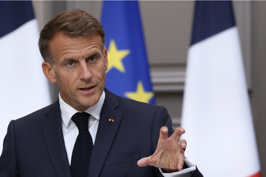 Il presidente francese vuole parlargli 'in tutta franchezza'