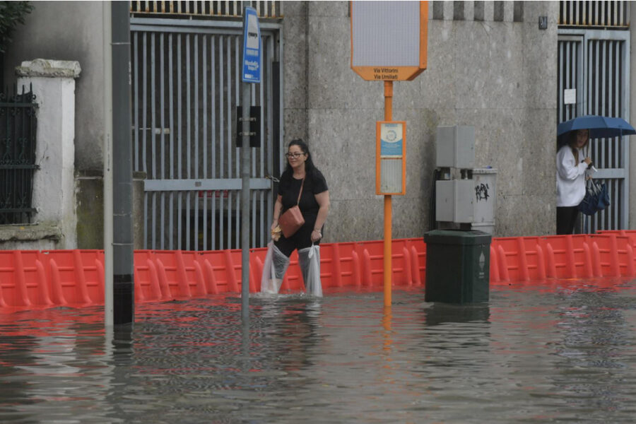 Evacuata associazione nel Parco Lambro. A Nord 'caduti 100millimetri di pioggia'