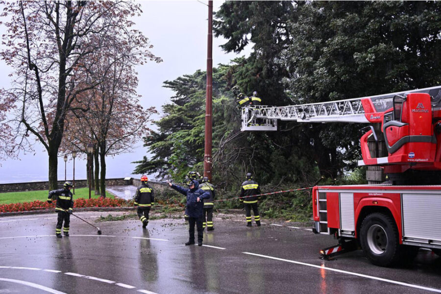 ANSAMaltempo-due-auto-ribaltate-e-strade-allagate-nella-Bergamasca