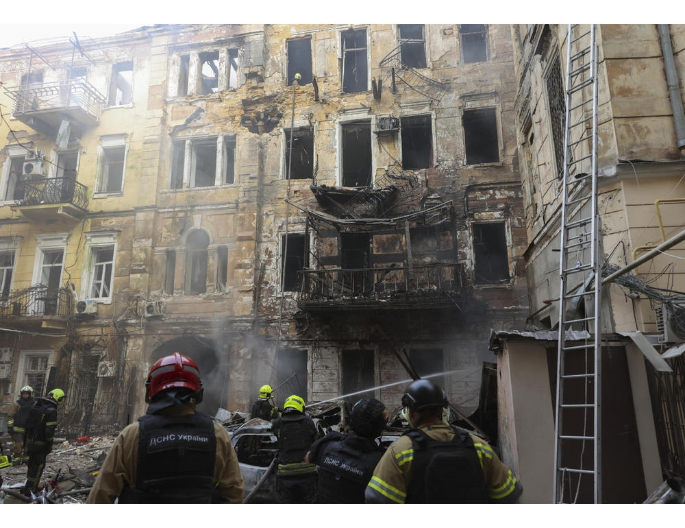 Media, un morto e tre feriti in un raid russo a Odessa