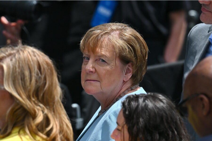 Merkel, la Cdu continui a costruire ponti nel segno di Adenauer