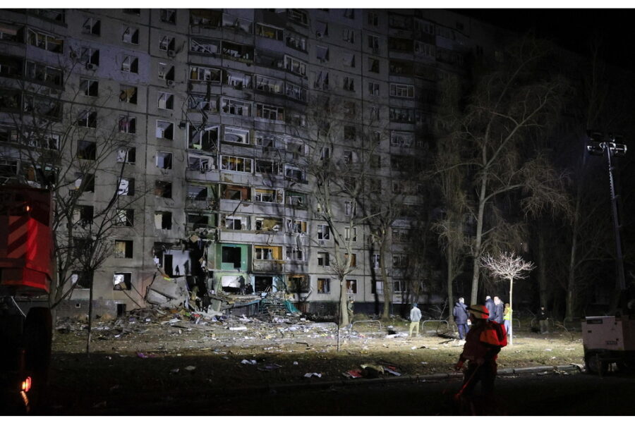 Nuova notte di bombardamenti contro la capitale ucraina