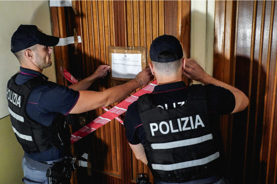 Tre i fermati dopo il ritrovamento del cadavere fatto a pezzi in un alloggio
