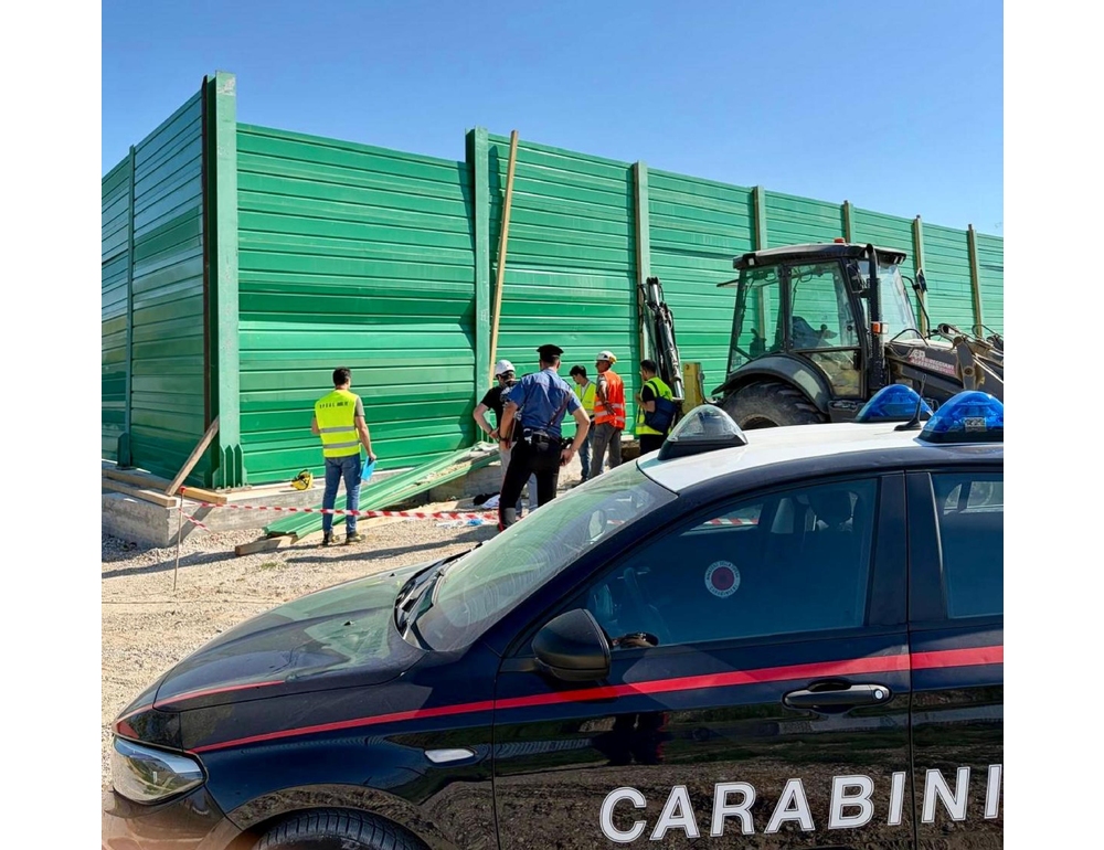 Operaio schiacciato da pannello in un cantiere nel Ferrarese, e’ grave