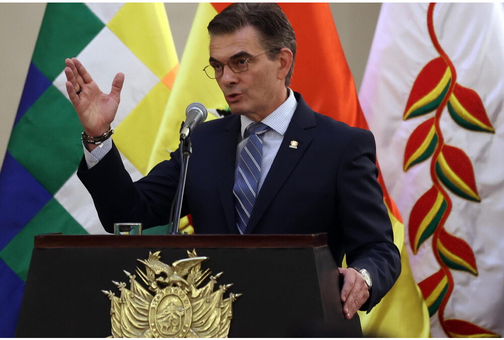 Il presidente accusa il narcotraffico di infiltrare economia