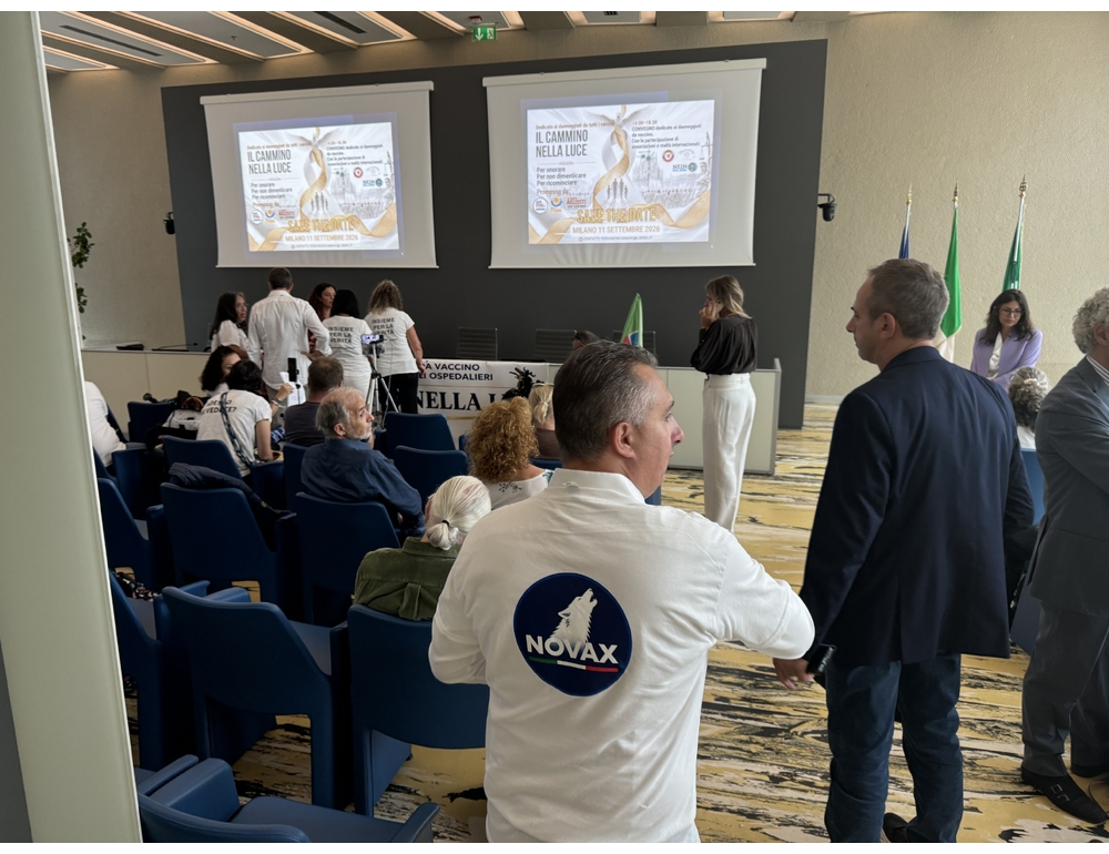 Pd, a Palazzo Pirelli convegno no vax con complicità di consiglieri