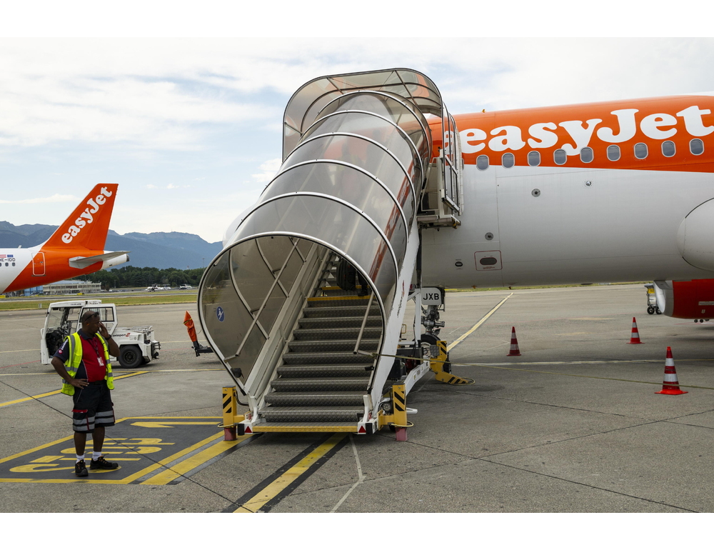 Principio di incendio su un aereo, chiuso l’aeroporto di Malpensa