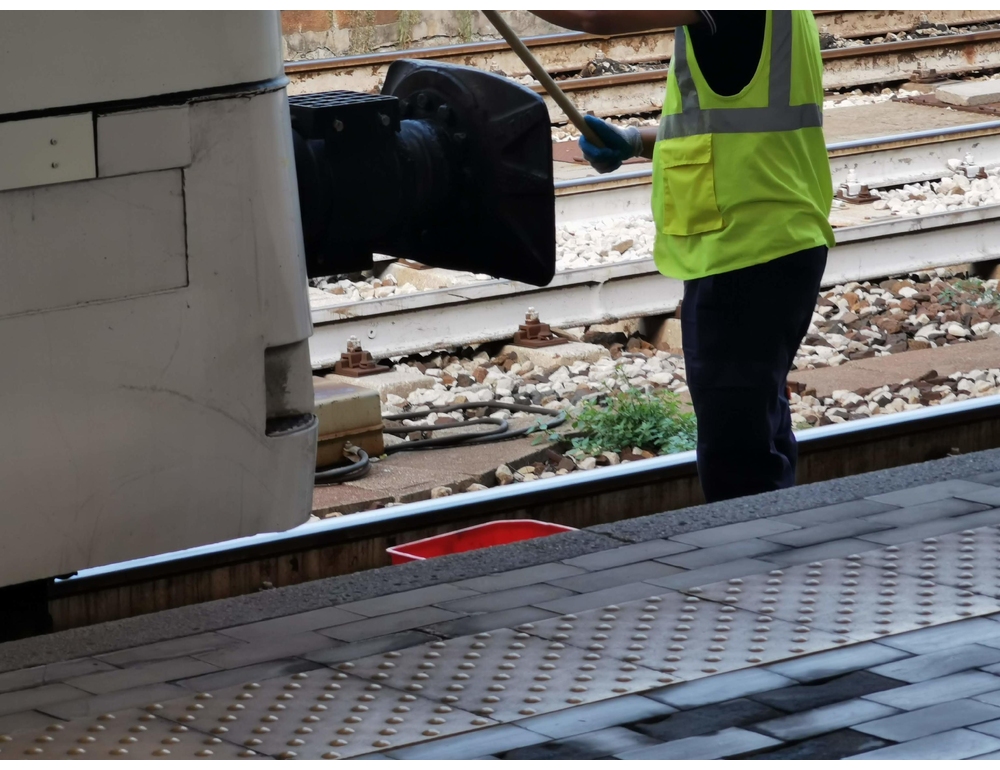 Problema tecnico per treno Av, trasbordo per i passeggeri a Modena