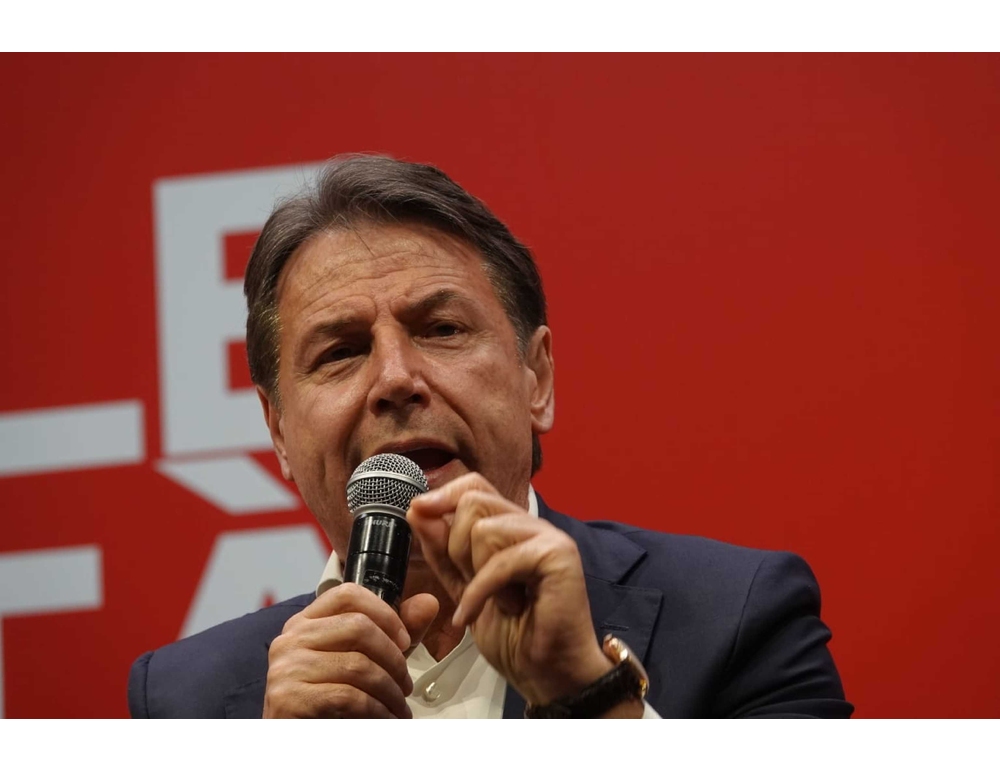Programma M5s al voto, ‘continuare ad inviare armi a Kiev è allontanare la pace’