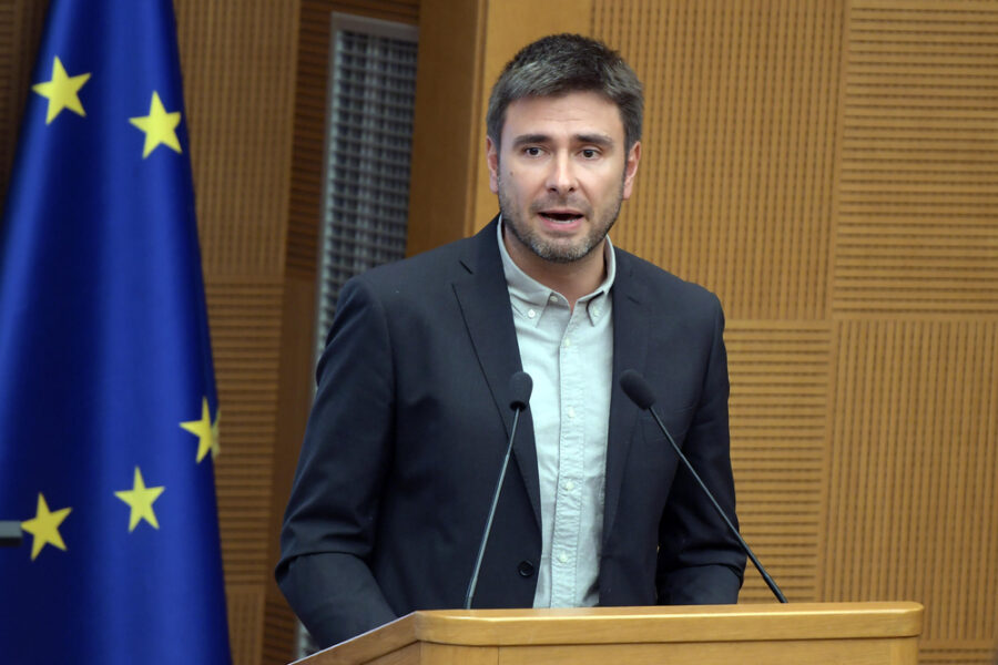 Lo comunica l'associazione Schierarsi. L'ex M5s doveva rientrare oggi da Cuba